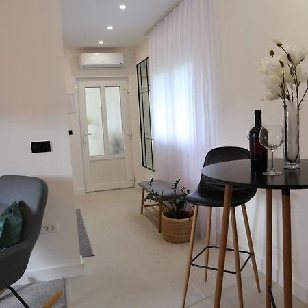 Flora Studio Apartments Korenica Exterior foto